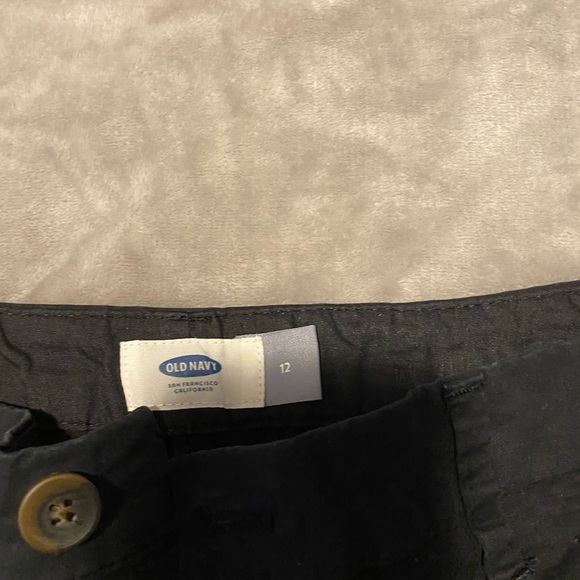 Black Old Navy shorts in good shape! - Picture 2 of 3